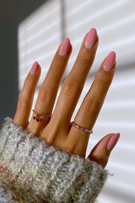 42 top idées d'ongles en amande courts 31