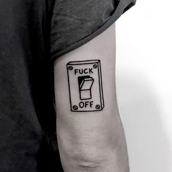 50 tatouages étonnants pour femmes, dignes d'un dur à cuire 43 The F*ck off switch by @nancydestroyer