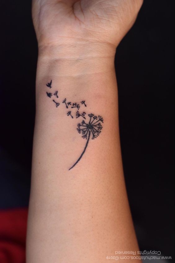 54 top idées de tatouages minimalistes pour femme 6