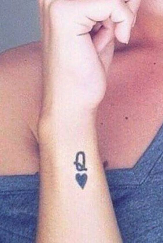 54 top idées de tatouages minimalistes pour femme 43