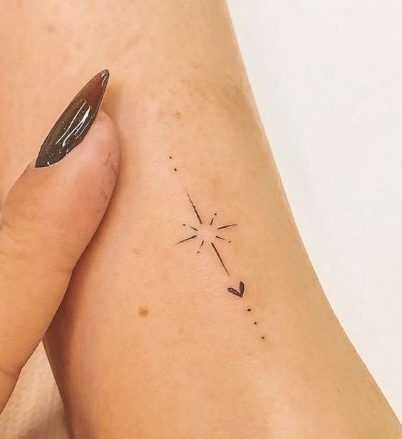 54 top idées de tatouages minimalistes pour femme 2