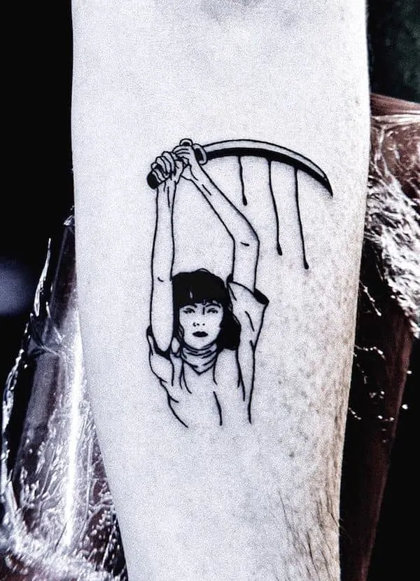 50 tatouages étonnants pour femmes, dignes d'un dur à cuire 9 The cute Samurai - a badass comic tattoo by @demondance