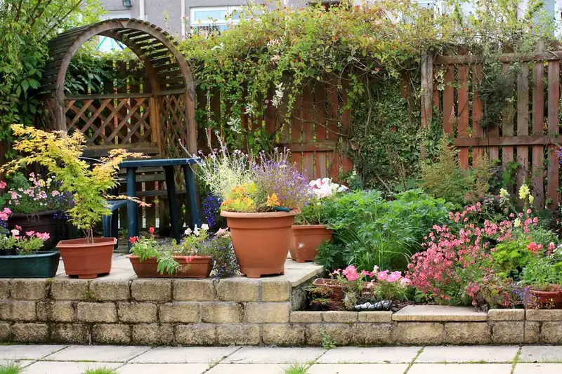 61 idées de jardins super cool dans l'arrière-cour 40 patio Container Garden