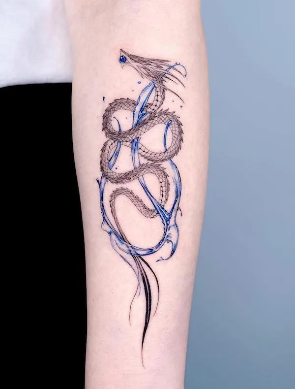 75 superbes tatouages de bras pour femmes avec signification 1 Blue dragon forearm tattoo by @bium_tattoo