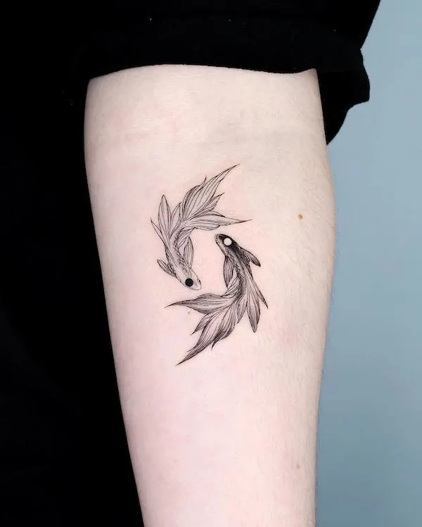 75 superbes tatouages de bras pour femmes avec signification 6 Koi fish forearm tattoo by @bium_tattoo