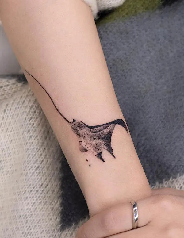 Manta ray arm tattoo by @pokhy_tattoo