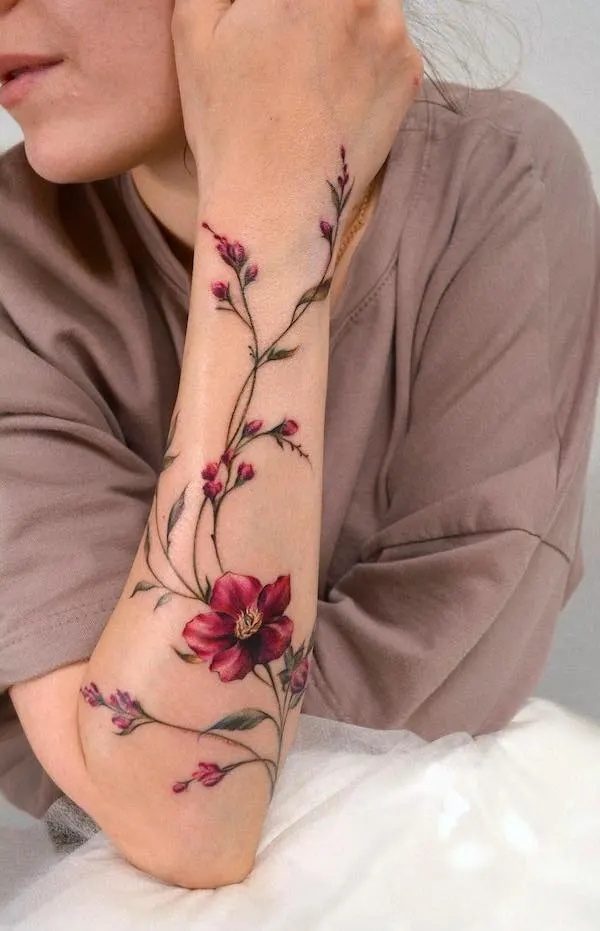 75 superbes tatouages de bras pour femmes avec signification 16 Forearm flower tattoo by @yershova_anna.tatt