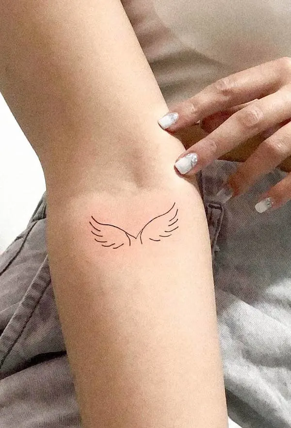 75 superbes tatouages de bras pour femmes avec signification 19 Small simple wing arm tattoo by @bt.tatto