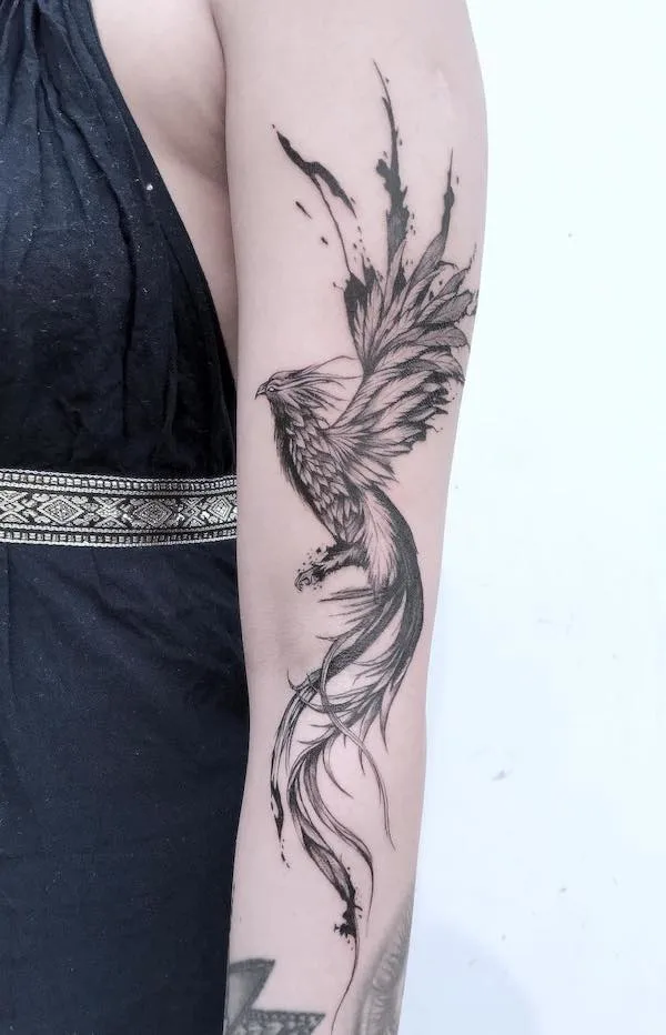 75 superbes tatouages de bras pour femmes avec signification 24 Black phoenix sleeve tattoo by @angel_inkylicious