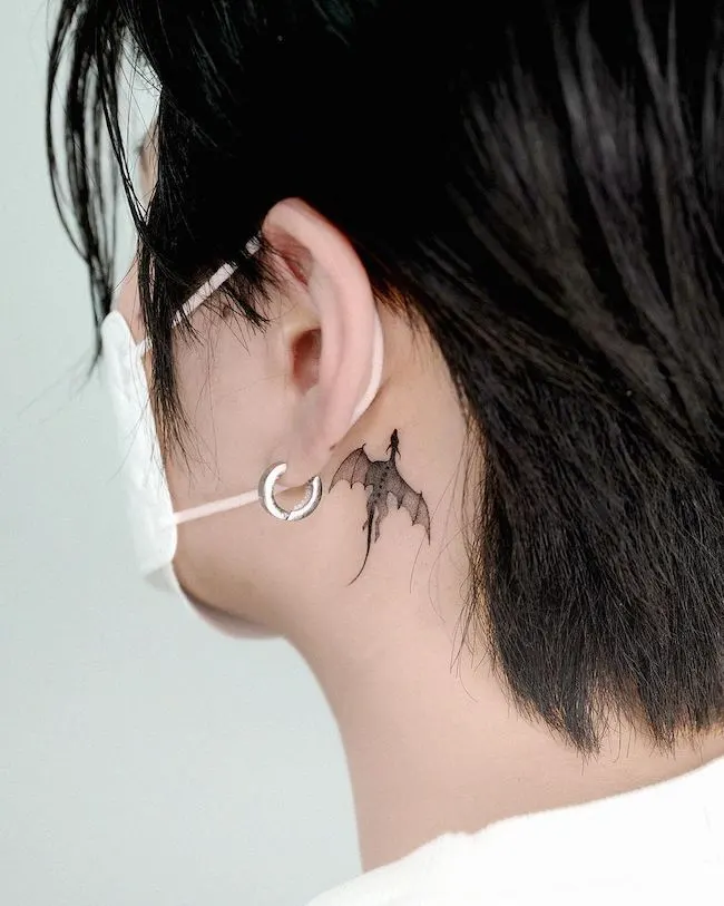 Behind the ear dragon tattoo by @choiyun_tattoo