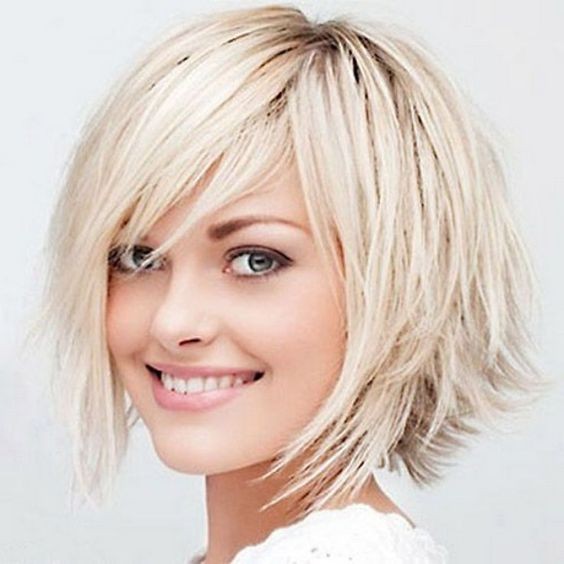 Les 39 plus belles coupes et coiffures pour cheveux mi-longs 35