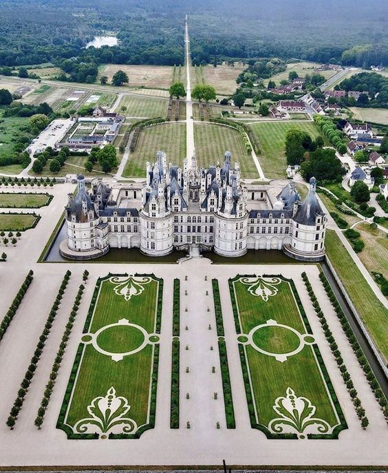 Les 6 châteaux les plus féeriques pour un mariage de rêve 3