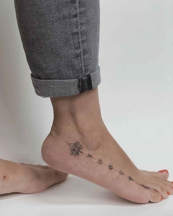 21 idées de tatouages cheville bracelet pour femme 16