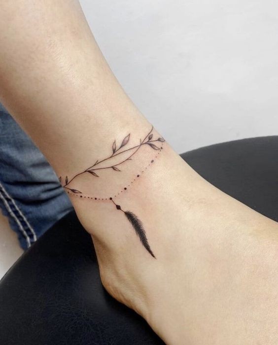 21 idées de tatouages cheville bracelet pour femme 21