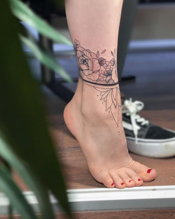 21 Tatouages mandala pour embellir nos jolies chevilles de femmes 16 21 Tatouages mandala pour embellir nos jolies chevilles de femmes 16