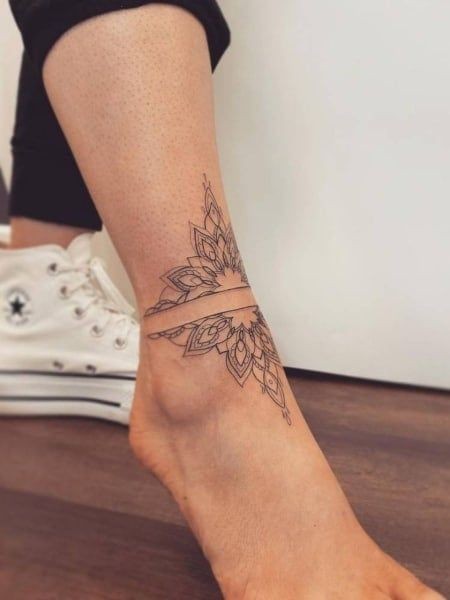 21 Tatouages mandala pour embellir nos jolies chevilles de femmes 5 21 Tatouages mandala pour embellir nos jolies chevilles de femmes 5