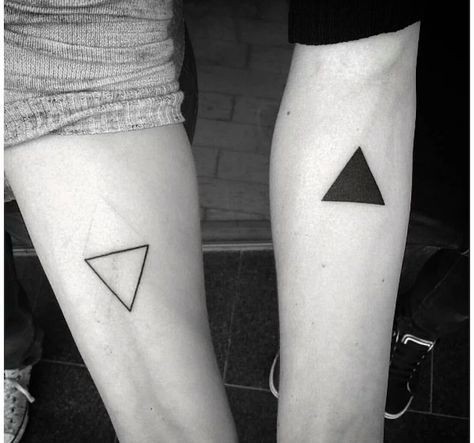 Tatouage couple minimaliste : 25 idées pour trouver le tatouage idéal 3