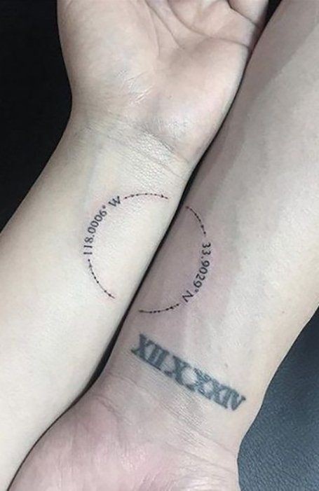 Tatouage couple minimaliste : 25 idées pour trouver le tatouage idéal 22