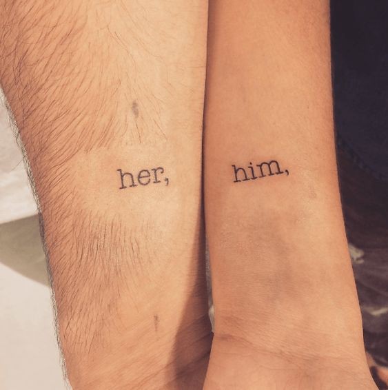 Tatouage couple minimaliste : 25 idées pour trouver le tatouage idéal 8