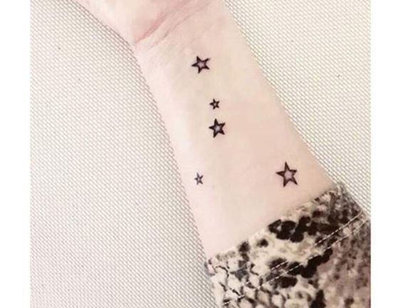 44 top idées de tatouages étoiles + leurs significations 13