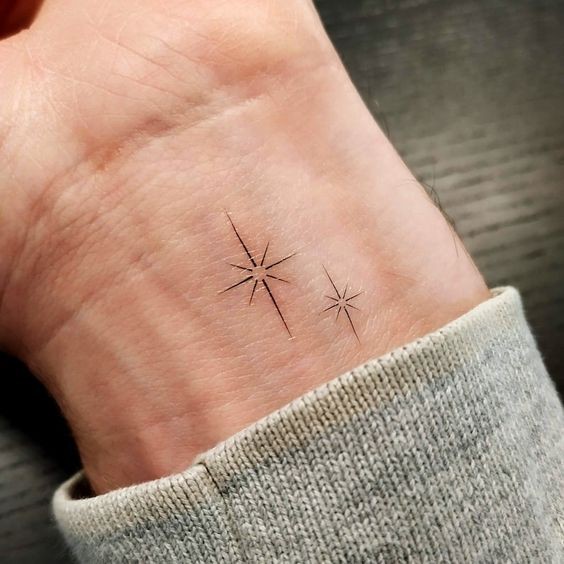 44 top idées de tatouages étoiles + leurs significations 33