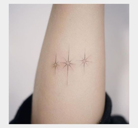 44 top idées de tatouages étoiles + leurs significations 35