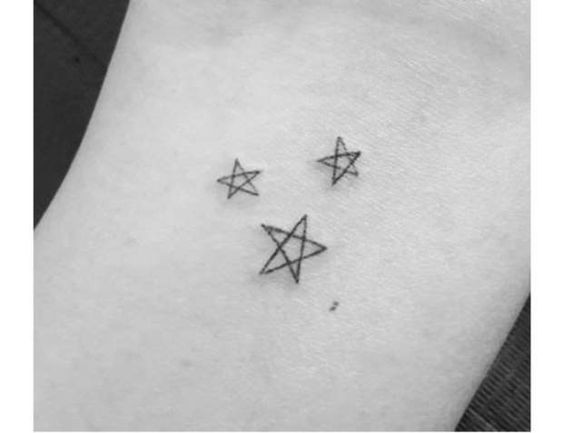 44 top idées de tatouages étoiles + leurs significations 8