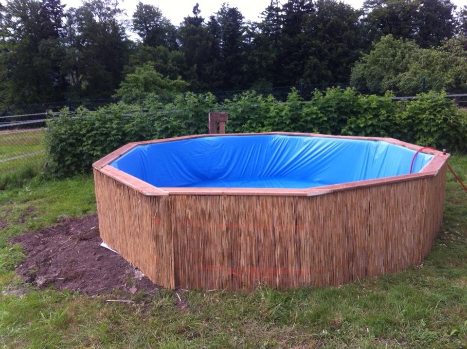 Une belle piscine faite de 10 palettes 6