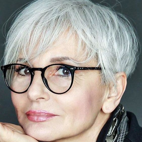 20 Coupes courtes pour femme de 50 ans aux cheveux fins 7 20 Coupes courtes pour femme de 50 ans aux cheveux fins 7