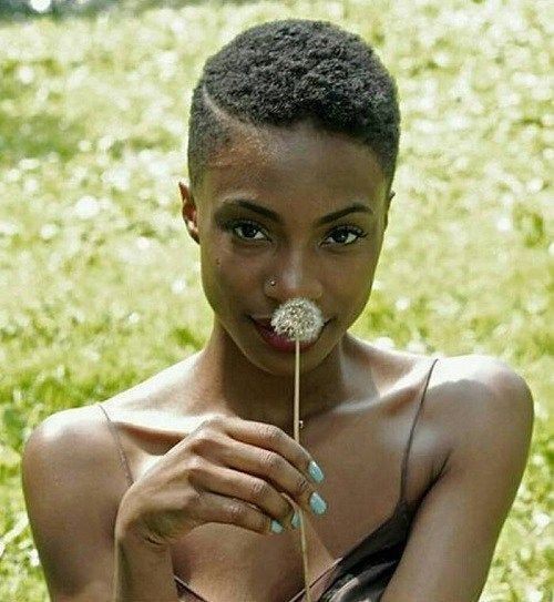 23 top idées de coupes courtes pour femme noire 8