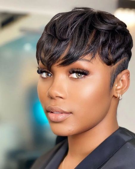 23 top idées de coupes courtes pour femme noire