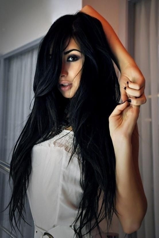 15 idées de couleurs de cheveux noirs pour s'inspirer 9 15 idées de couleurs de cheveux noirs pour s'inspirer 9