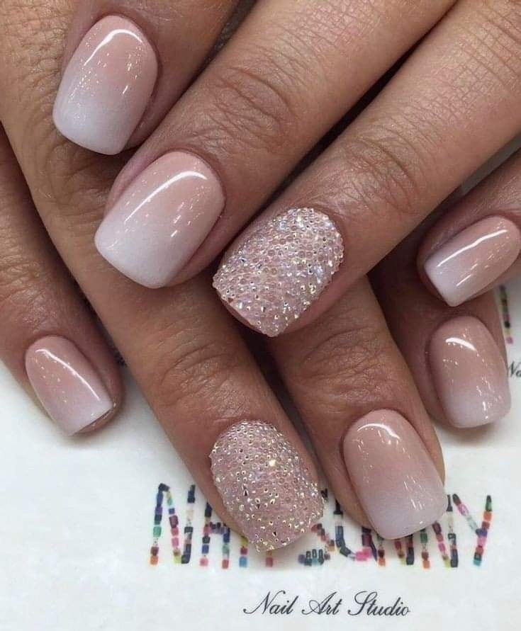 18 idées d'ongles courts dans les tons tendances 3