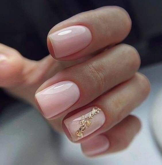 18 idées d'ongles courts dans les tons tendances 6