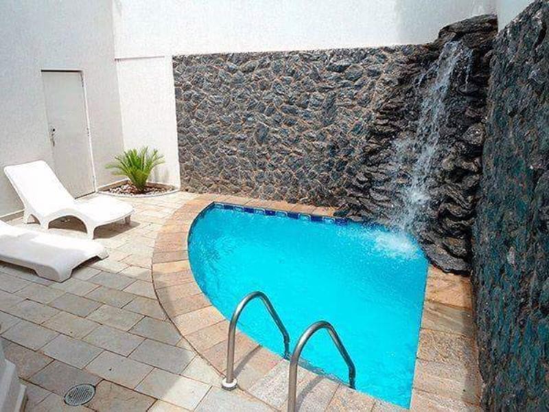 19 piscines bien conçues qui entrent dans une petite cour 6