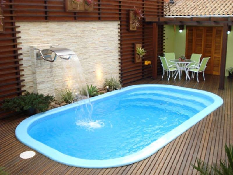 19 piscines bien conçues qui entrent dans une petite cour 16