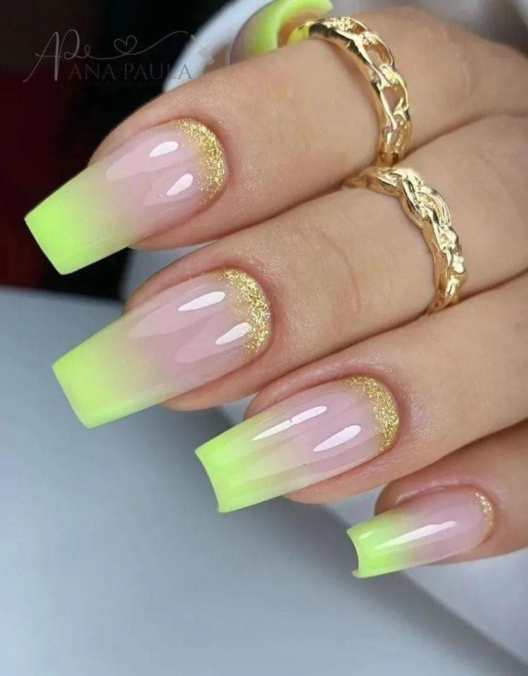 6 Idées de Nails Art pour des Ongles Jaunes 3