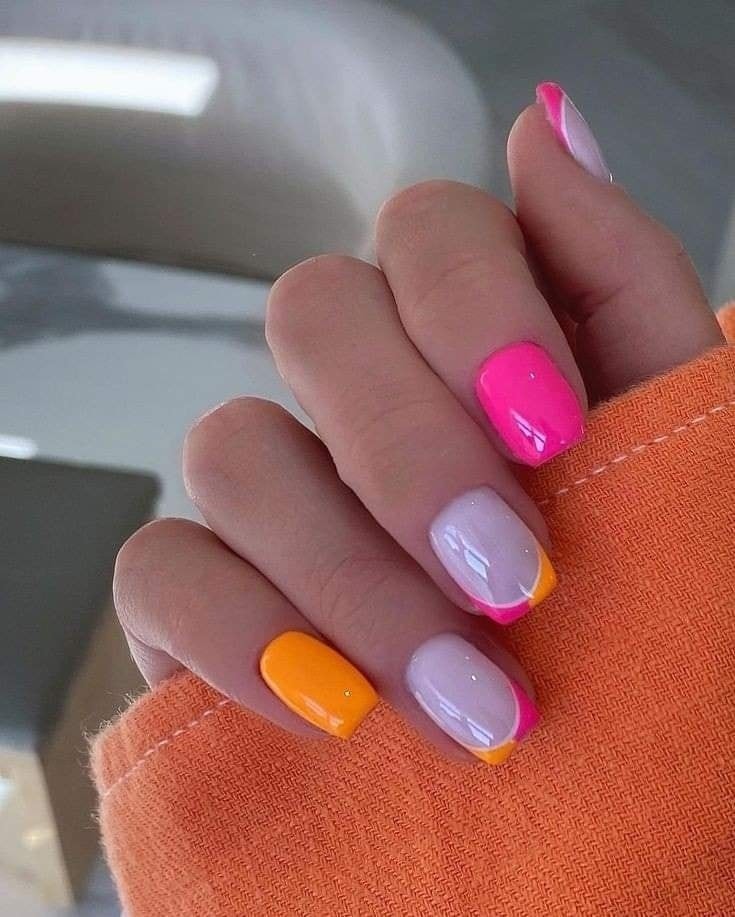 25 Magnifiques modèles sur de petits ongles 9