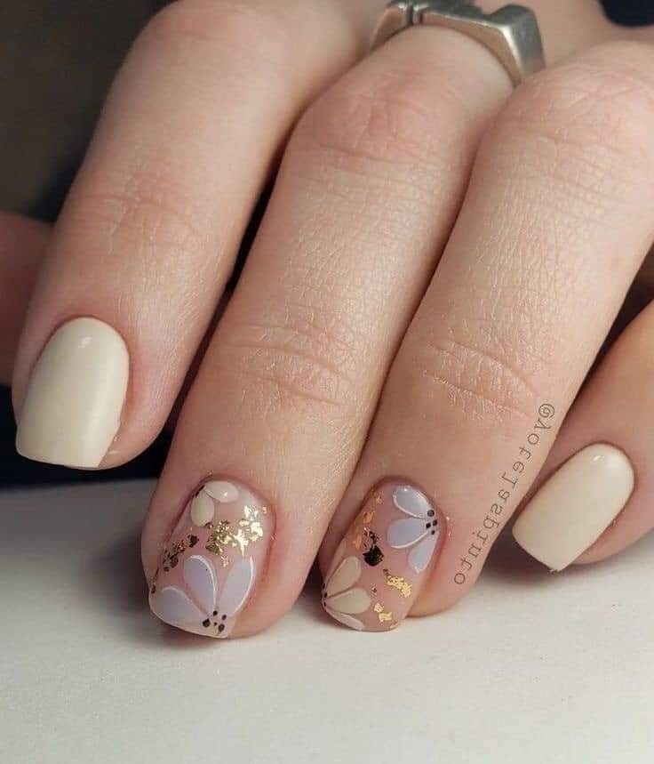 25 Magnifiques modèles sur de petits ongles 13