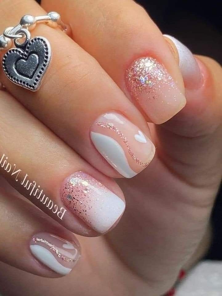 25 Magnifiques modèles sur de petits ongles 20