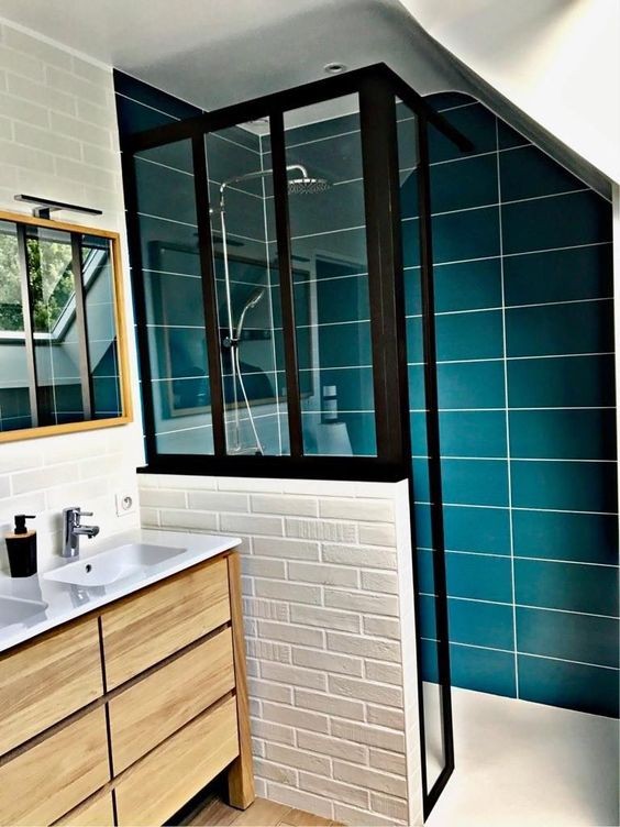 9 idées de petites salles de bains avec verrière 1