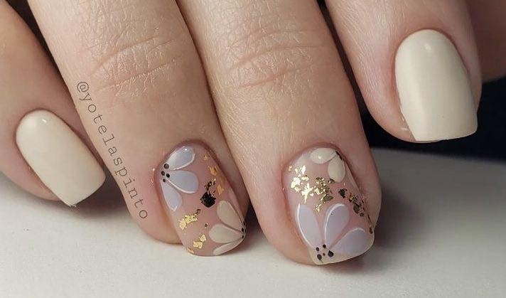 6 idées d'ongles avec des fleurs 6