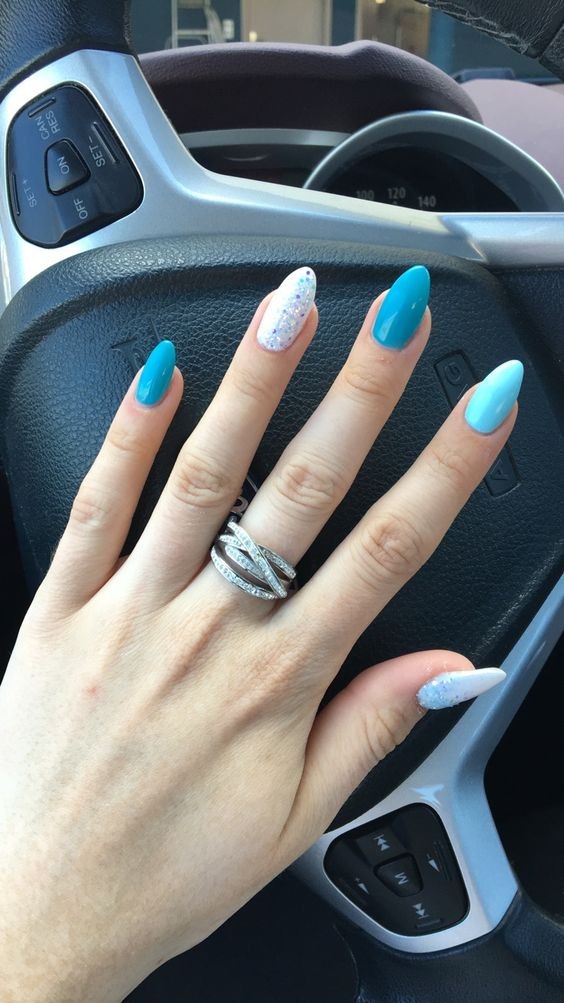 18 top idées de vernis à ongles bleu qui vont te faire craquer à coup sûr 1