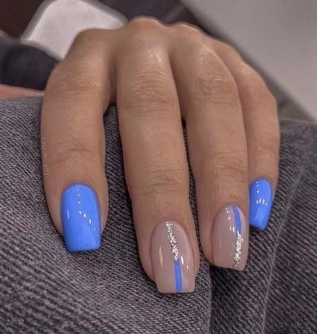 18 top idées de vernis à ongles bleu qui vont te faire craquer à coup sûr 5