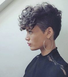 16 Coupes garconne pour femme aux cheveux curly 2 16 Coupes garconne pour femme aux cheveux curly 2