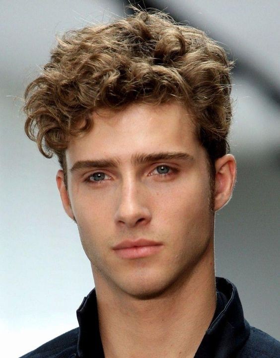 10 idées de coupes pour garçon aux cheveux bouclés 5 10 idées de coupes pour garçon aux cheveux bouclés 5