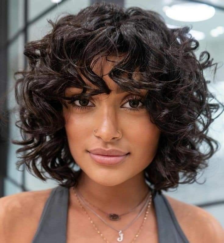 Cheveux bouclés : 30 Coupes tendances 2023 9