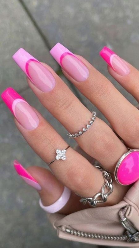 17 idées pour des ongles roses Barbie 6