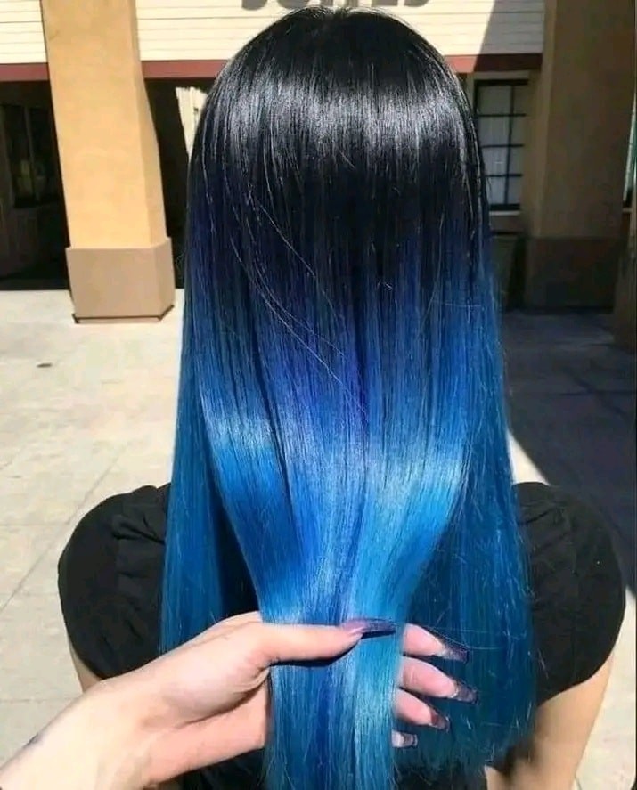 10 idées de couleurs de cheveux en bleue 2