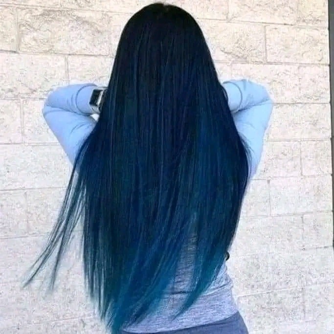 10 idées de couleurs de cheveux en bleue 5